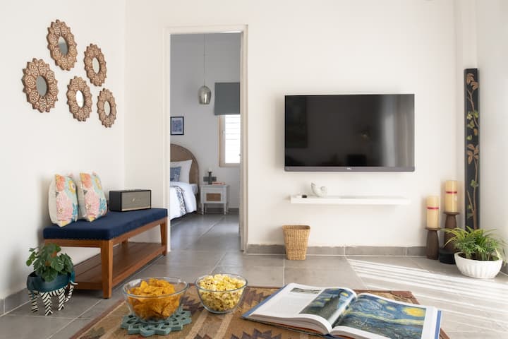 Living room image 3