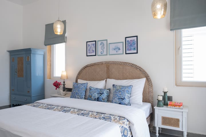Bedroom 1 image 2