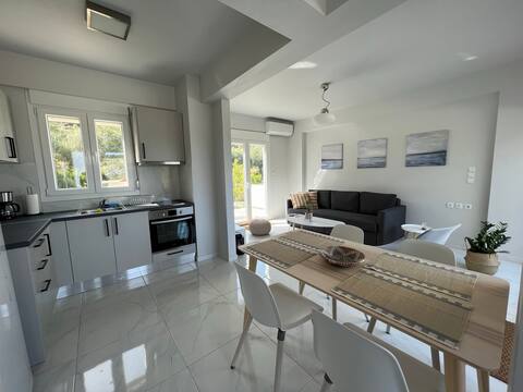 Lovely brand new 2-bedroom apartment in Kefalos