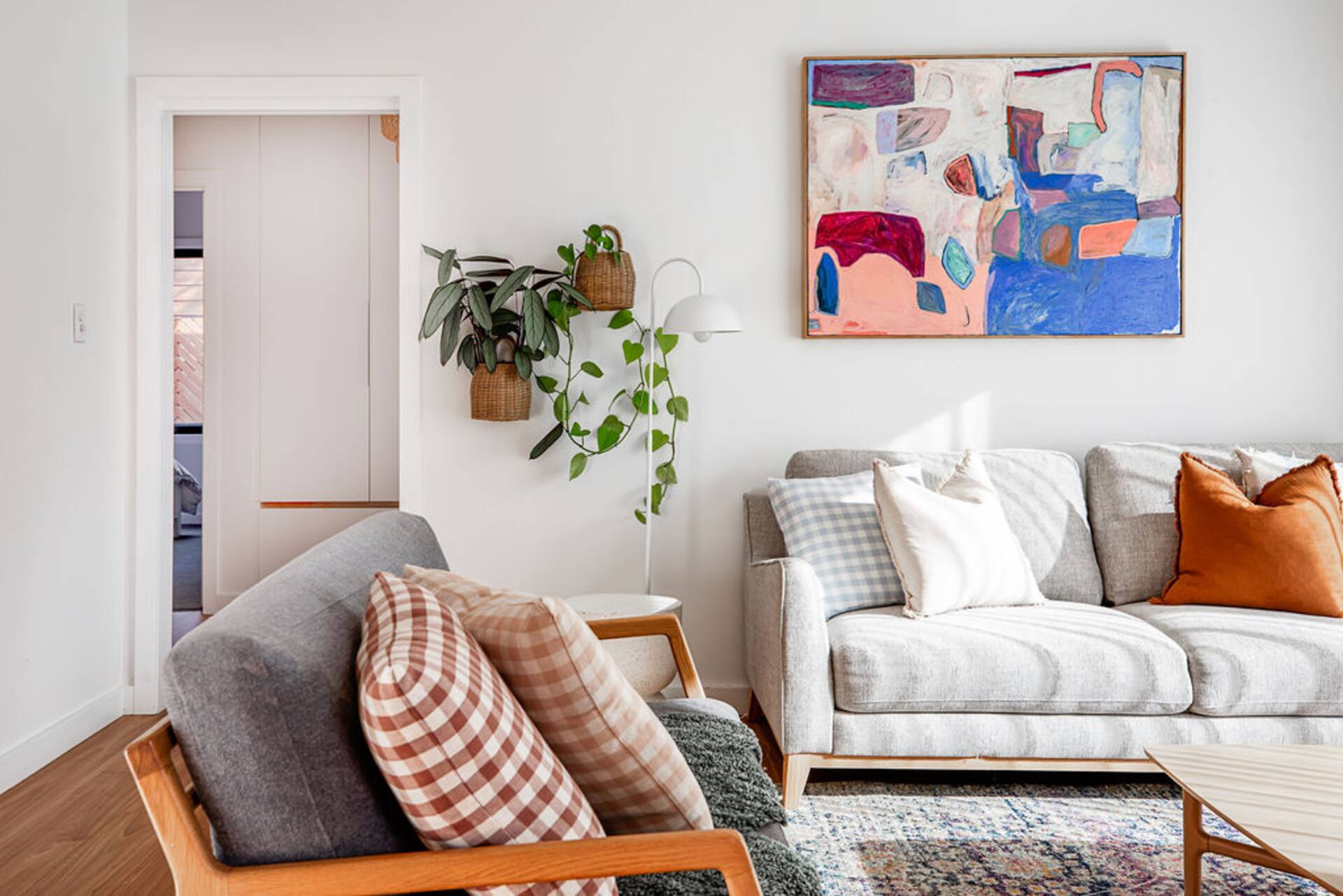 Convenient luxury home minutes to CBD and hospital