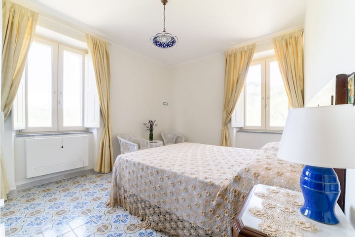 غرفة النوم 2