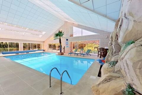 Pleasant bed and breakfast with pool access - ch6