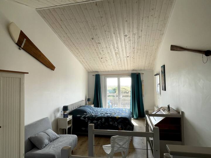 Suita kryesore "Yachting"
Krevat 160 (në dyshek)
Ngrohës 190X100 (në dyshek)