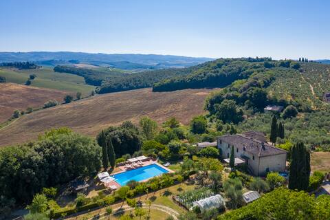 Villa with pool in Chianti Area