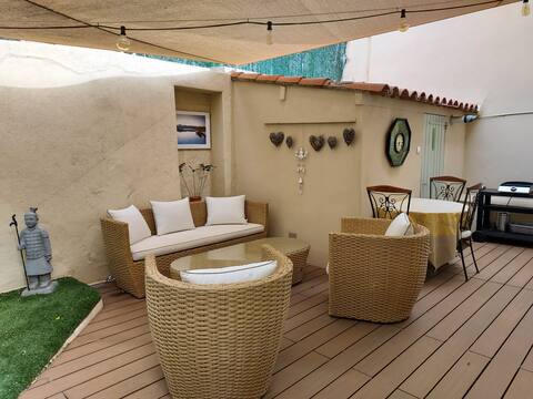 Popular Airbnb listing: Private ground floor, spacious 3* of a villa. in Hyères