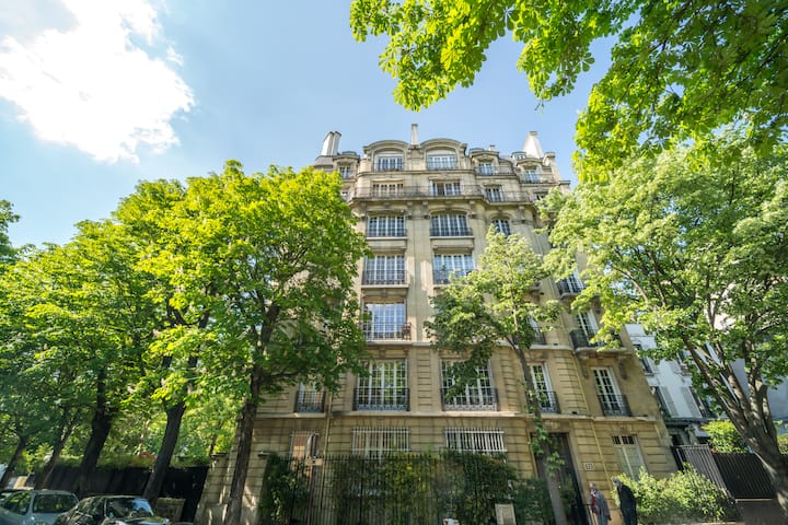 Call girl Neuilly-sur-Seine