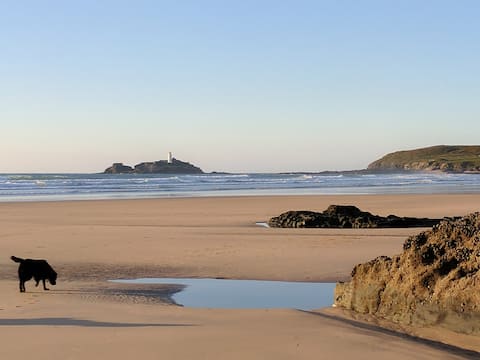 Stunning beach-side chalet with amazing sea views