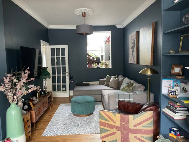 Beautiful Modern Victorian House gallery image 2