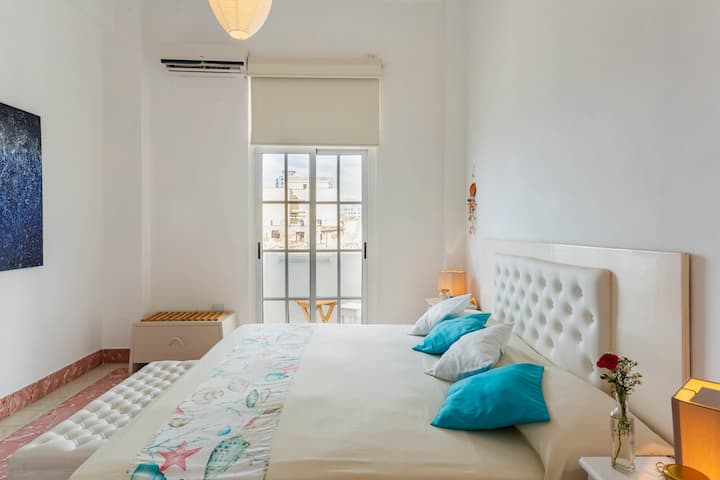  Chumba cha Kwanza//Chumba cha Kwanza