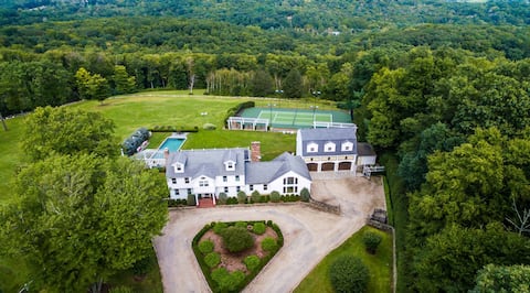 Luxurious Litchfield County Summer Estate