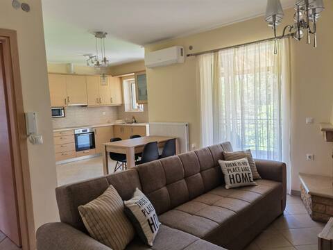 90sqm apartment next to Areos Square.