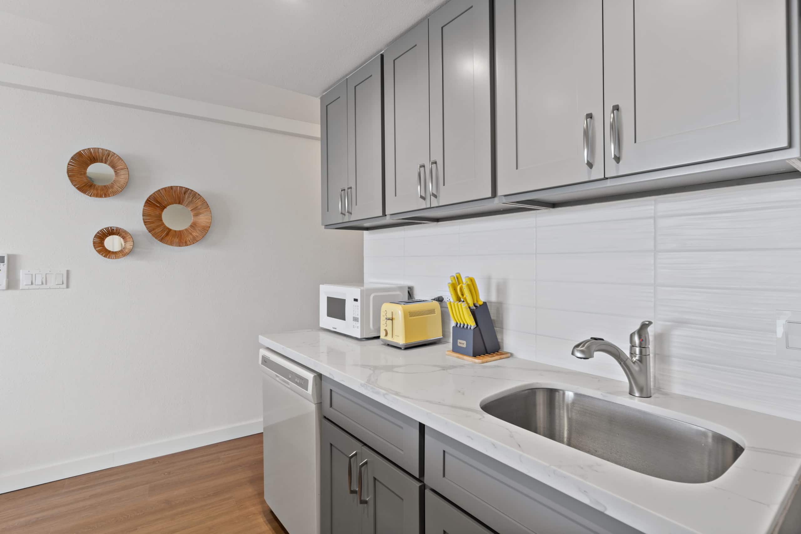 Condo in Wailuku · ★4.95 · 1 bedroom · 2 beds · 1 bath - Image 13