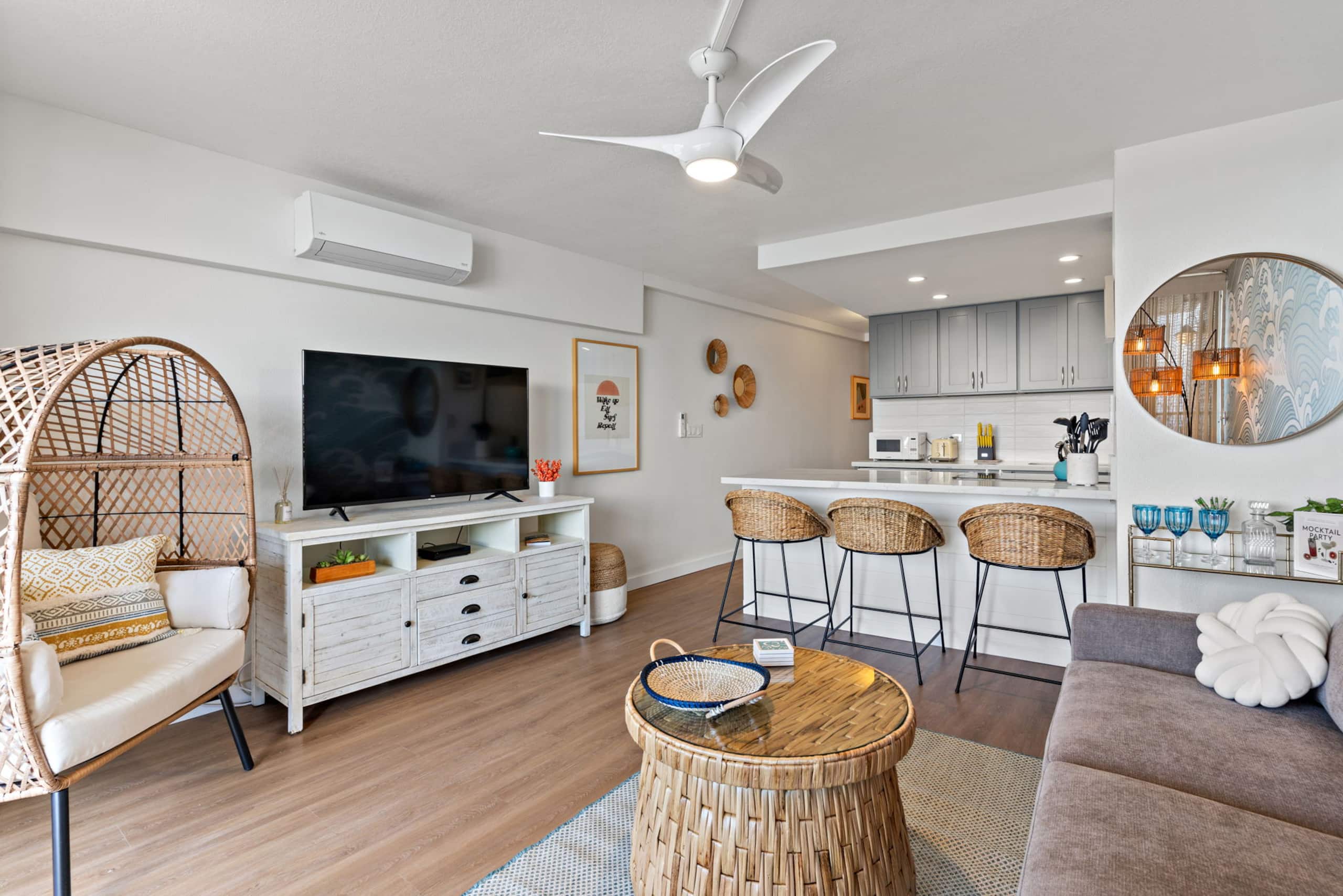 Condo in Wailuku · ★4.95 · 1 bedroom · 2 beds · 1 bath - Image 3