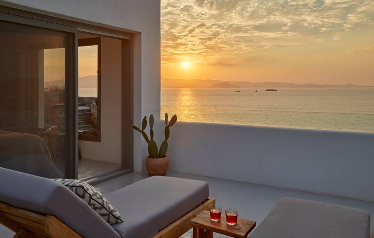 Naxea Villas II gallery image 2