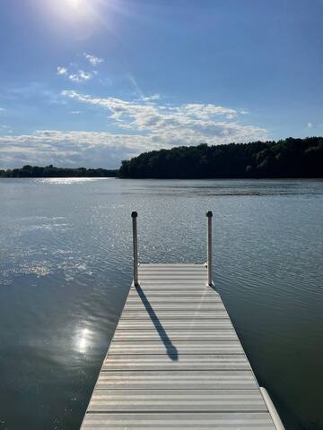 Private lake home less than 1 hour from the cities