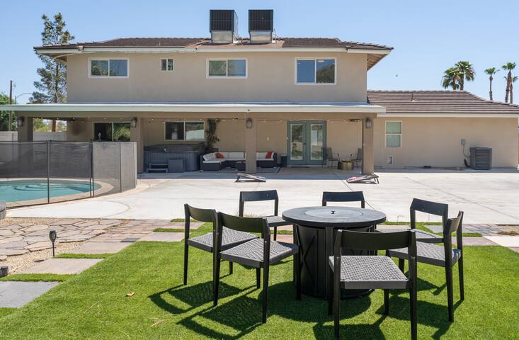 6×5 Villa 10mins to Strip. Pool+Spa+ 5 Car parking gallery image 2