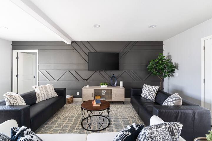 6×5 Villa 10mins to Strip. Pool+Spa+ 5 Car parking gallery image 3