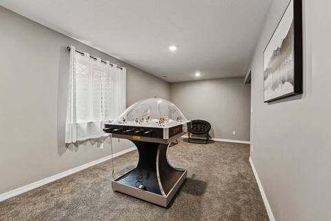 Park View with Two King Beds, Bubble Hockey, Yard
