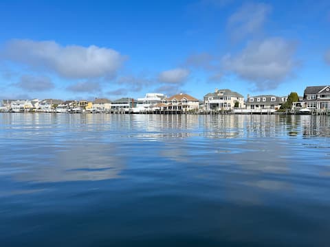 5BR/3BTH waterfront family beach house w/hot tub
