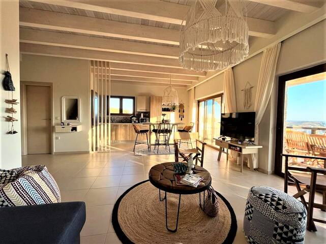 Villa Moonjaï / Spacious / Stunning Sea View gallery image 4