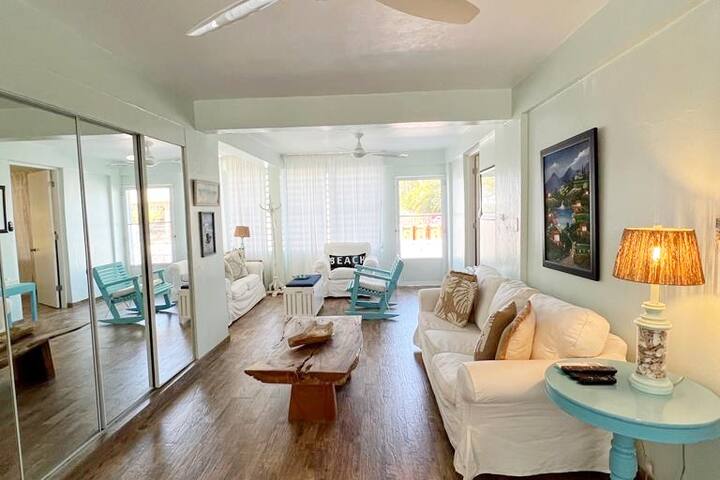 Entire home with 2 bedrooms in Rincon - Adorable Beach House, Concha Azul in Sea Beach!