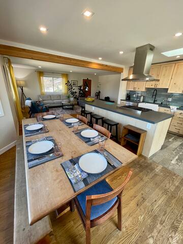 Beautiful Seaside Retreat. gallery image 4