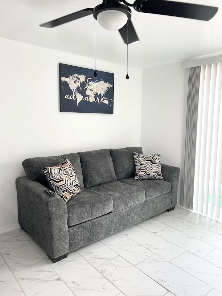 Relaxing Private1 Bed 1 Bath With Non-heated Pool - Sunset Heights, TX