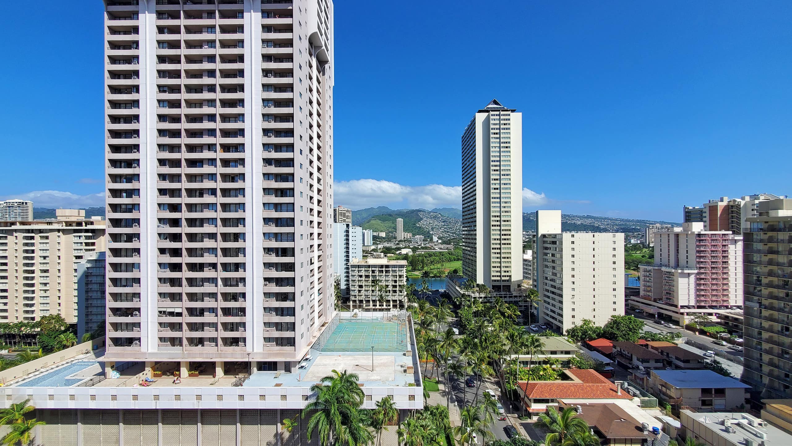 Condo in Honolulu · ★4.76 · Studio · 2 beds · 1 bath - Image 25