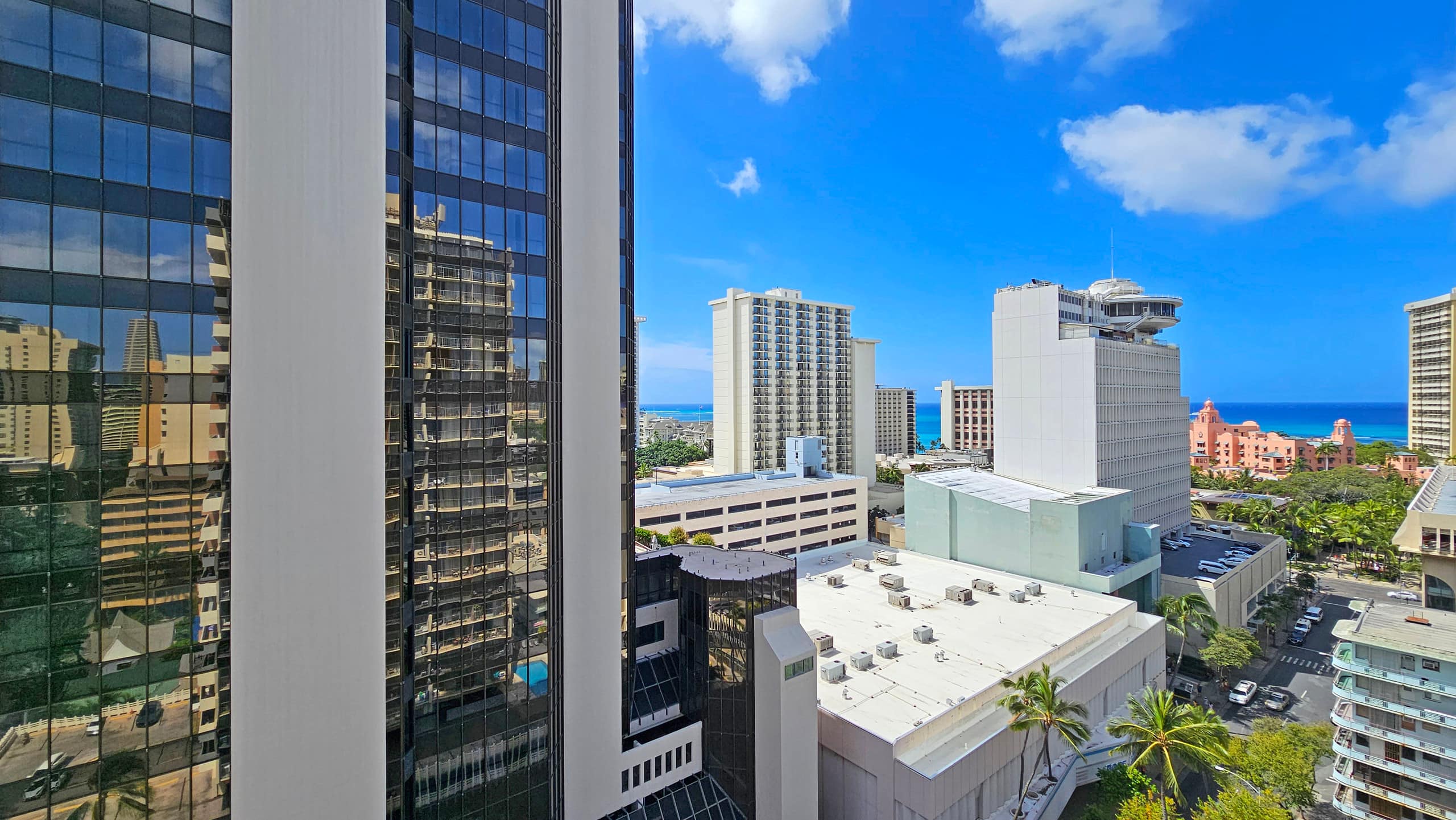Condo in Honolulu · ★4.76 · Studio · 2 beds · 1 bath - Image 32