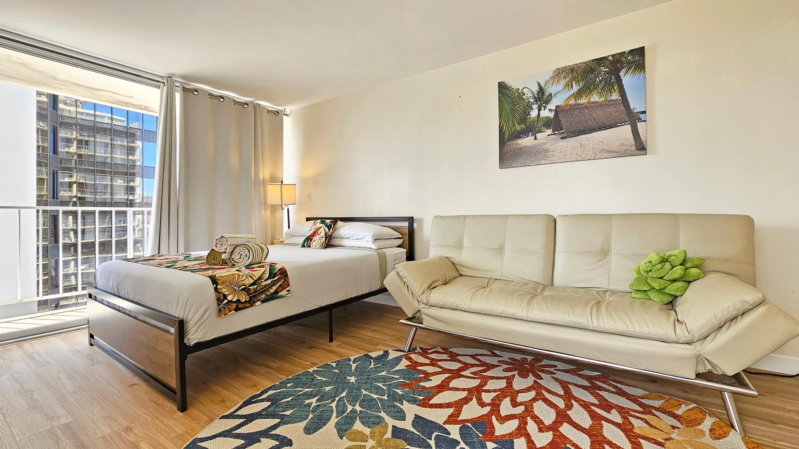 Condo in Honolulu · ★4.76 · Studio · 2 beds · 1 bath - Image 3