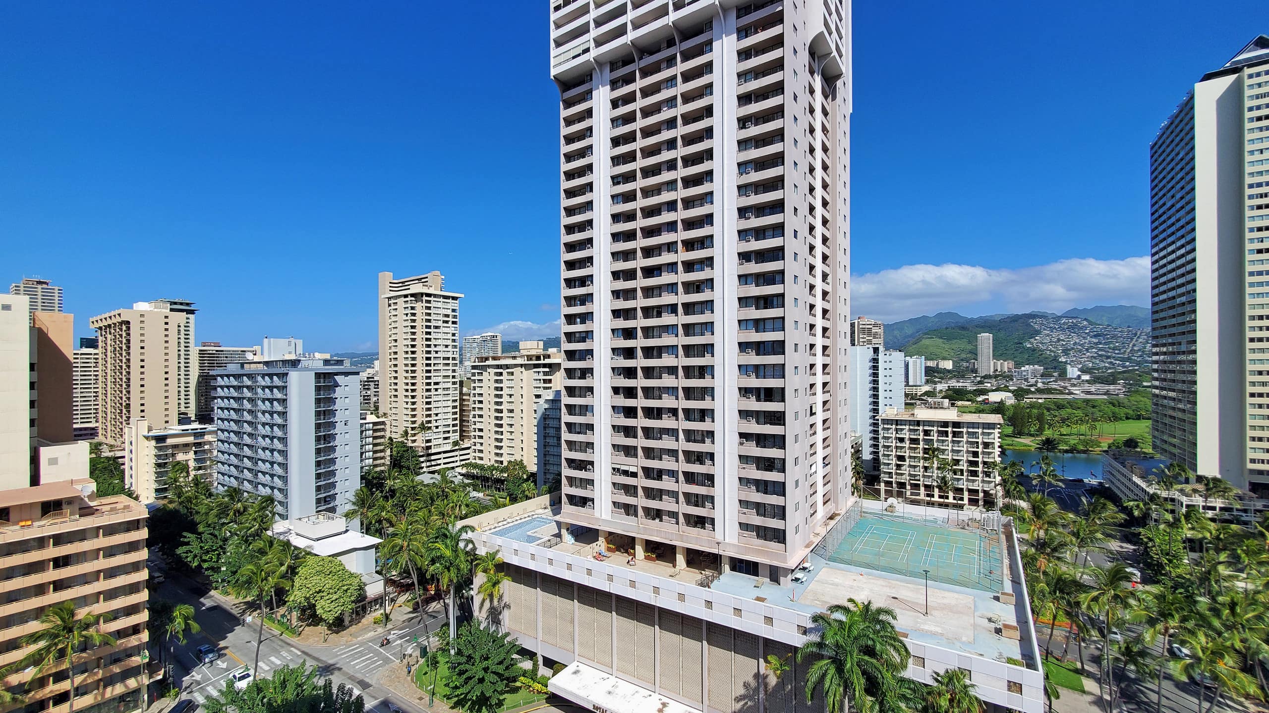 Condo in Honolulu · ★4.76 · Studio · 2 beds · 1 bath - Image 21