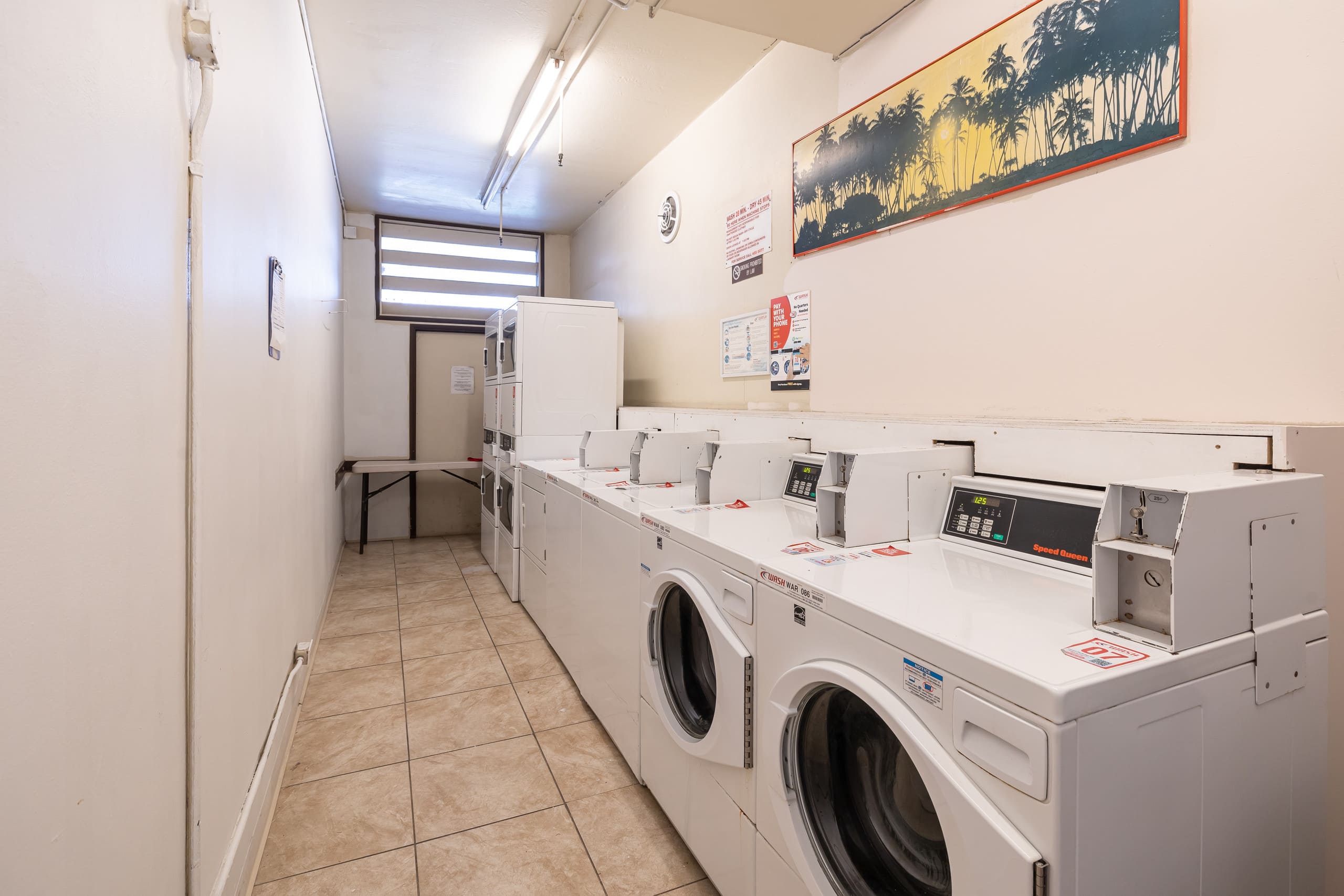 Newly Renovated 2bd/1ba with Balcony in Waikiki ! - Image 21
