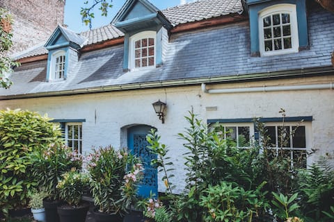 Successful Airbnb property: Chez Marjolaine – Old Lille & Parking included in Lille