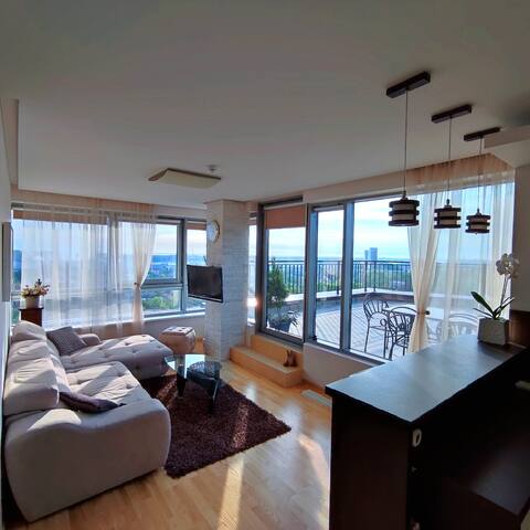 Apartment on the 15th floor with a private terrace