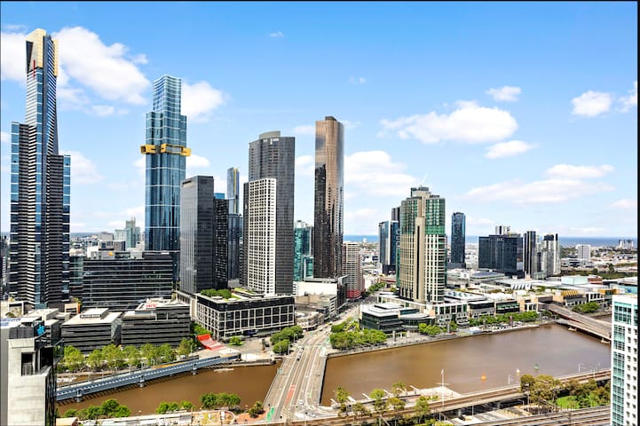Melbourne Luxury Penthouse in prime location