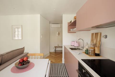 Cozy and Modern Retreat in Historic Center w/ 1 BR