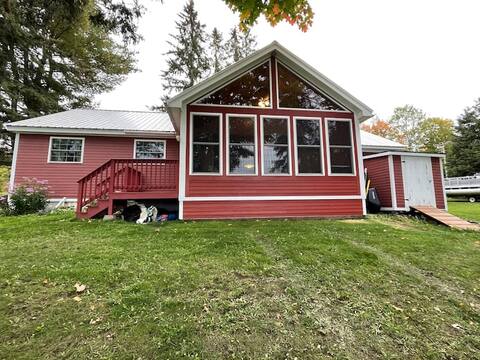 All Season Lake House - 3 Bedroom