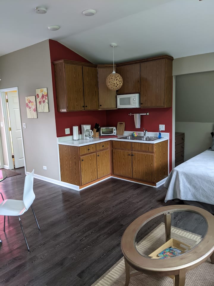 Private Guest House, in Gated Nudist Resort. Guesthouses for Rent in