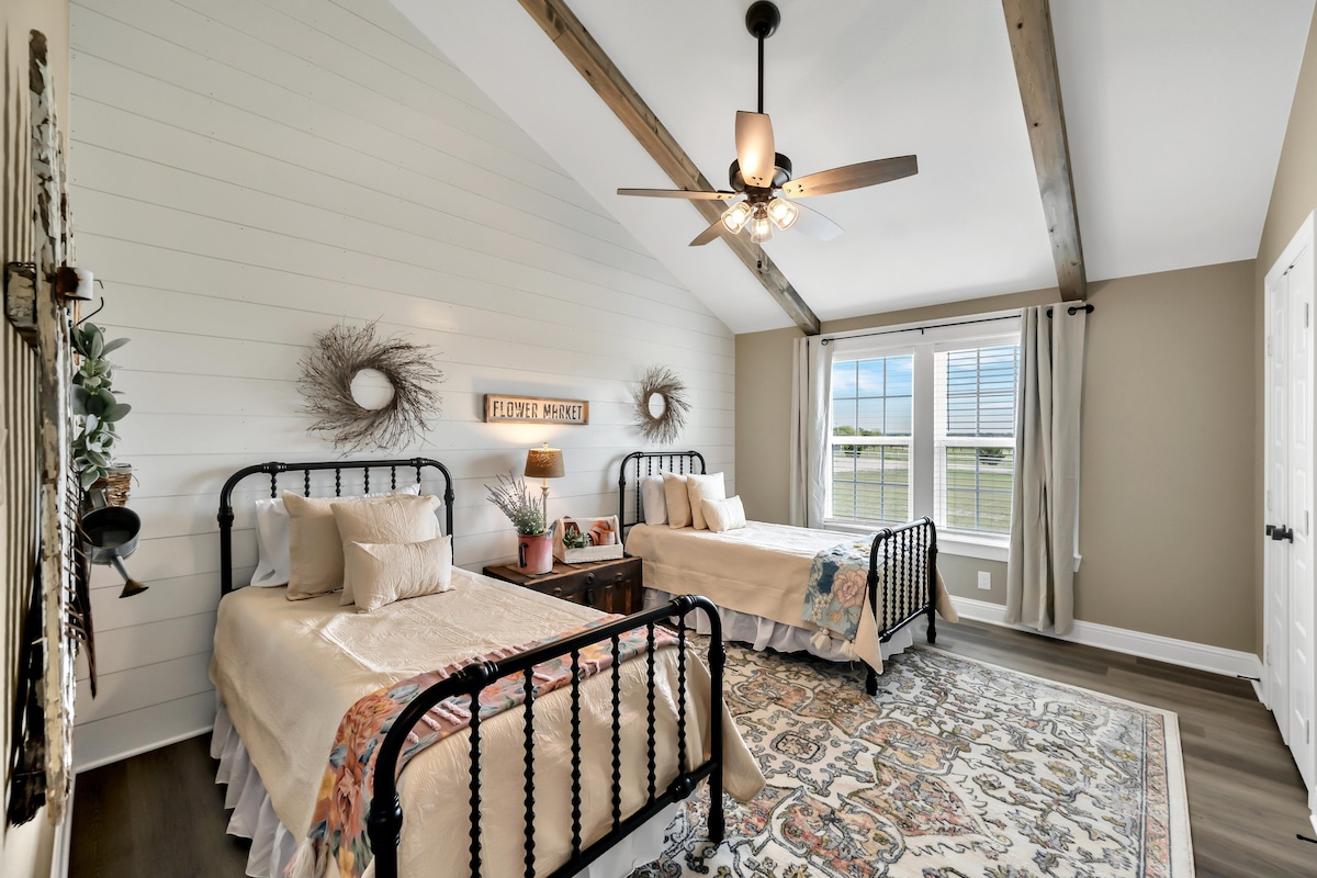 其中一间卧室的另一景观。