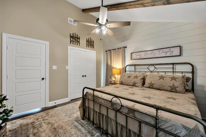 Главната спалня.