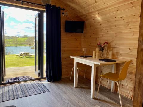 Delightful Scandinavian Lodge on Private Lake