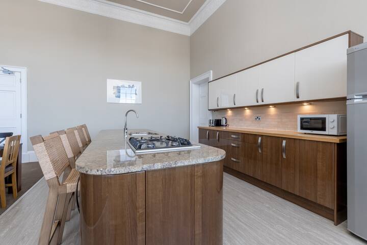 York Place City Centre 3 bedroom Apartment gallery image 4