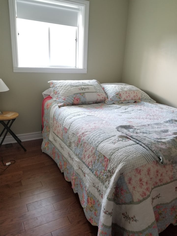 Dormitorio #2 (cama doble).