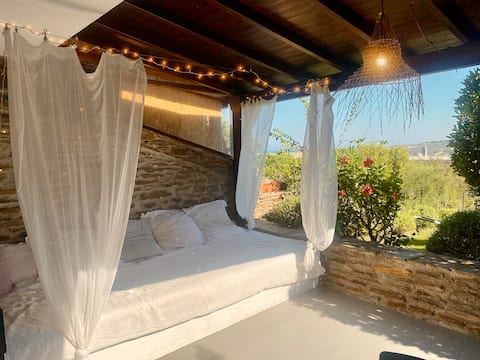 2- Privilège! Sightseeing over the Pelosa beach!