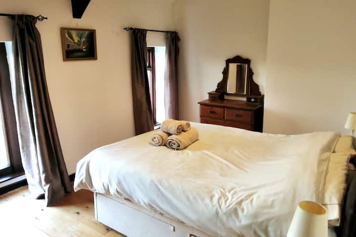 Спалня 4  двойно легло или спалня с две отделни легла 