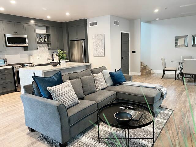 Centrally Located LA Designer Home w 360 Roof Deck