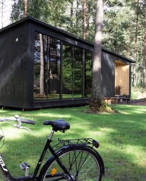 The Wedge: a forest oasis - close to lake and castle