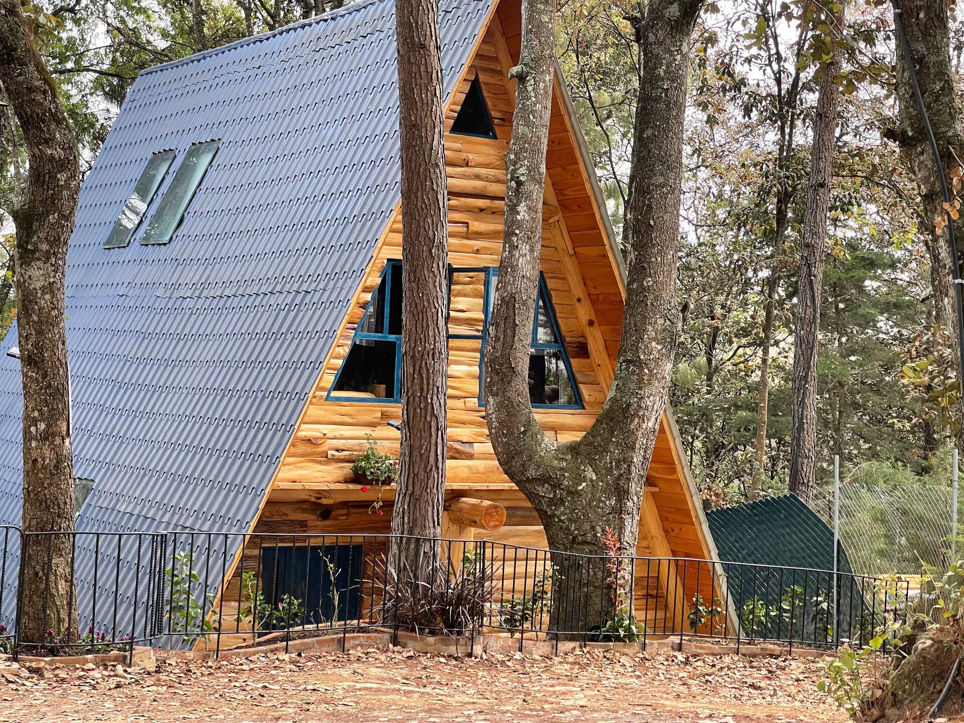Pleasant Alpine-style cabin