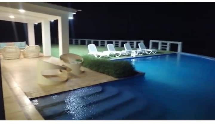 BEAUTIFUL OCEANFRONT HOME WITH POOL IN THE CARIBBEAN! — 5 bedroom vacation rental in Palenque, Colón