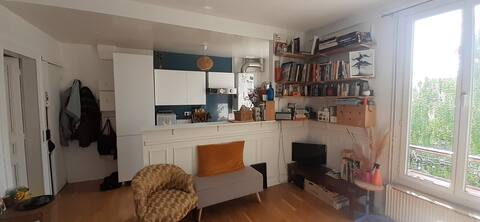 Les Lilas, 2 room apartment, new and quiet.